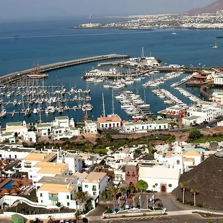 Las Brisas, 98 * Playa Blanca (Lanzarote)