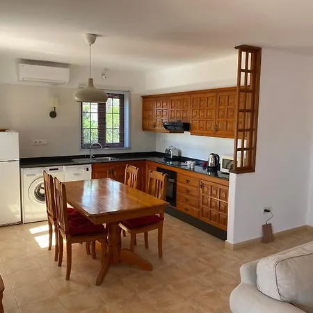 Las Brisas, 98 * פלאיה בלנקה